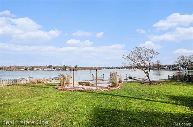 Builiding view twenty seven for 3802 Highland, Highland, MI. 48356