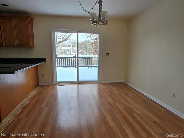 Builiding view eighteen for 2727 Riverside, Waterford, MI. 48329