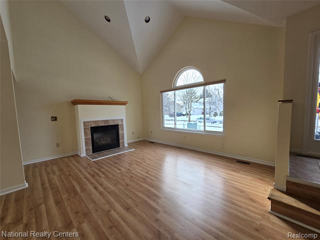 Builiding view nine for 2727 Riverside, Waterford, MI. 48329