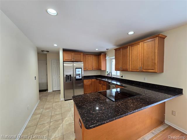 Builiding view seventeen for 2727 Riverside, Waterford, MI. 48329