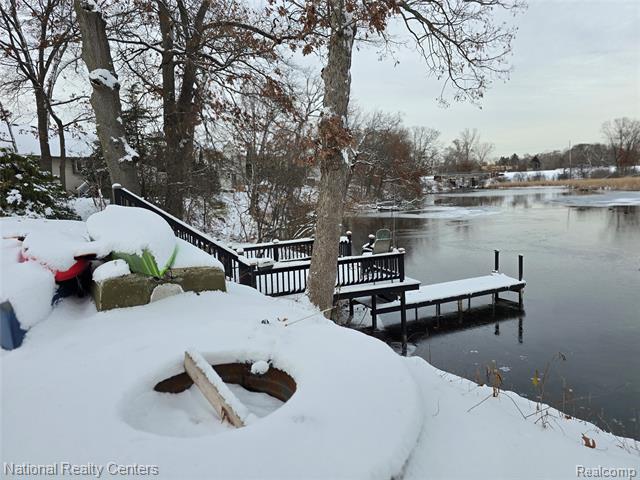 Builiding view six for 2727 Riverside, Waterford, MI. 48329