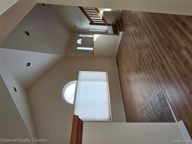 Builiding view thirteen for 2727 Riverside, Waterford, MI. 48329