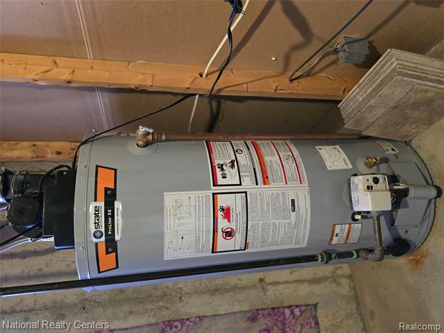 Builiding view thirty eight for 2727 Riverside, Waterford, MI. 48329