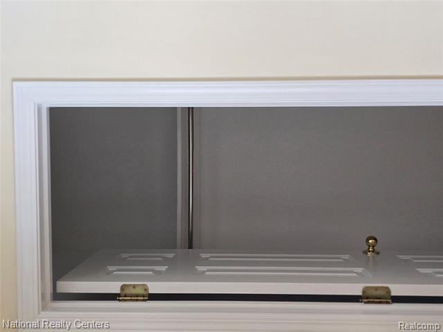 Builiding view thirty four for 2727 Riverside, Waterford, MI. 48329