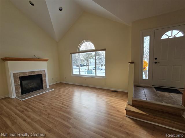 Builiding view twelve for 2727 Riverside, Waterford, MI. 48329