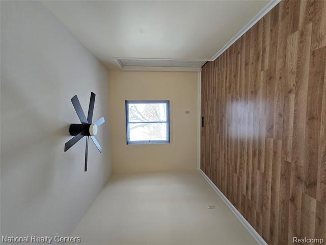 Builiding view twenty eight for 2727 Riverside, Waterford, MI. 48329