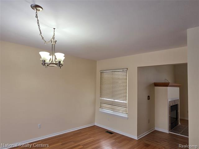 Builiding view twenty one for 2727 Riverside, Waterford, MI. 48329