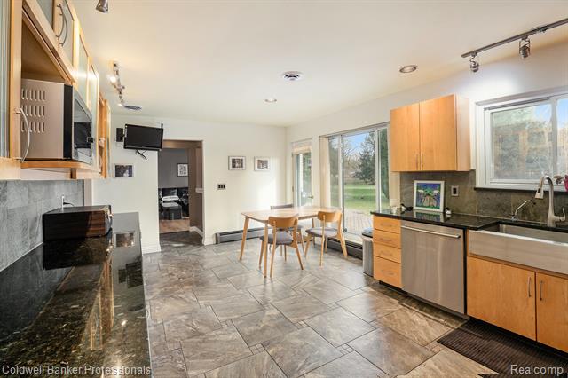 Builiding view eleven for 3972 Chevron, Highland, MI. 48356