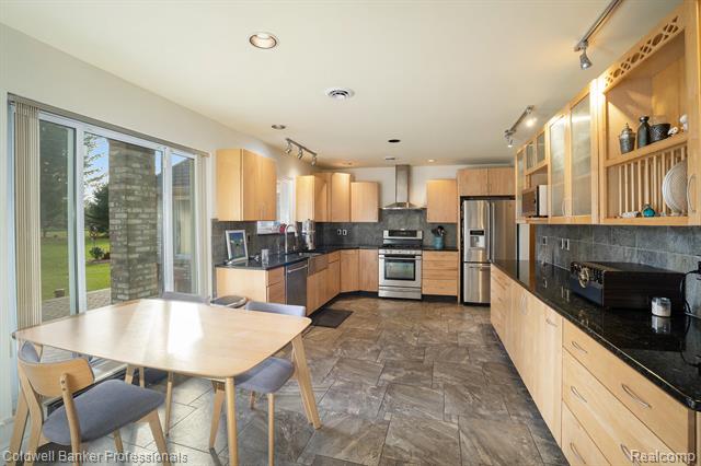 Builiding view nine for 3972 Chevron, Highland, MI. 48356