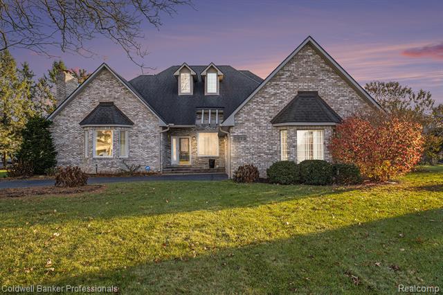 Builiding view one for 3972 Chevron, Highland, MI. 48356