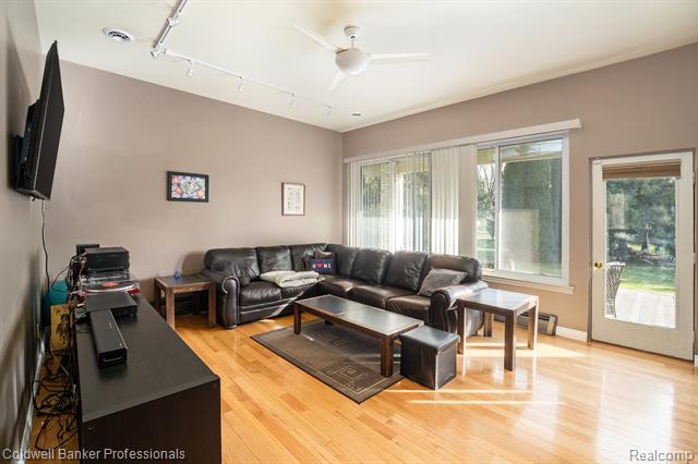 Builiding view seven for 3972 Chevron, Highland, MI. 48356