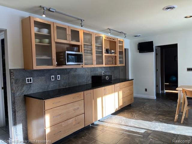 Builiding view seventeen for 3972 Chevron, Highland, MI. 48356