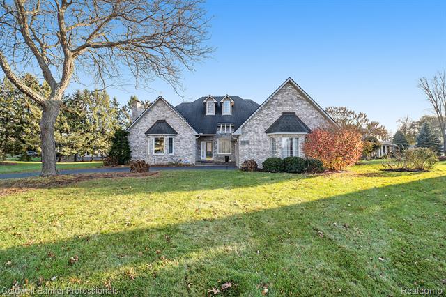 Builiding view two for 3972 Chevron, Highland, MI. 48356