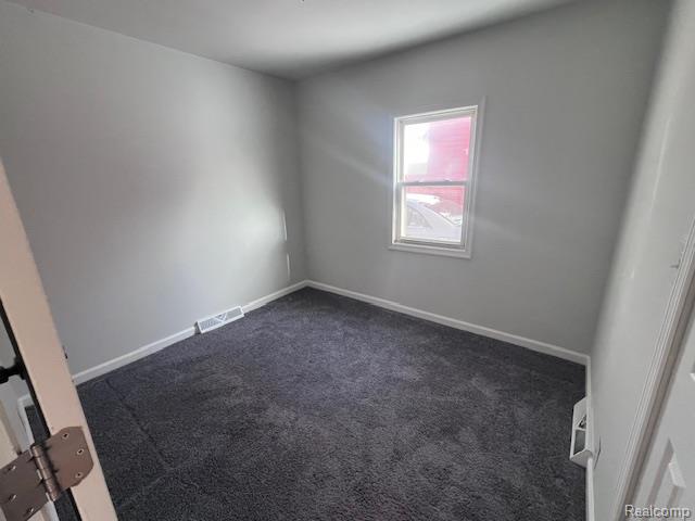 Builiding view eleven for 33 E Yale, Pontiac, MI. 48340