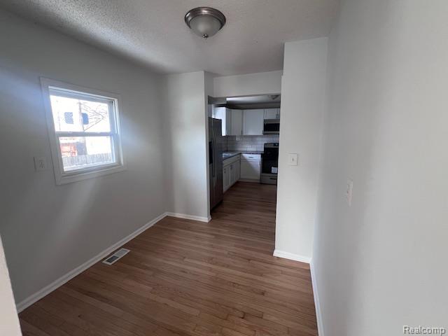 Builiding view four for 33 E Yale, Pontiac, MI. 48340