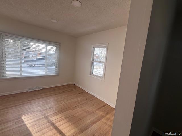 Builiding view three for 33 E Yale, Pontiac, MI. 48340