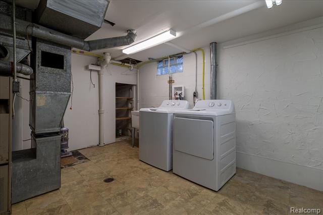 Builiding view eighteen for 37 E Brooklyn, Pontiac, MI. 48340