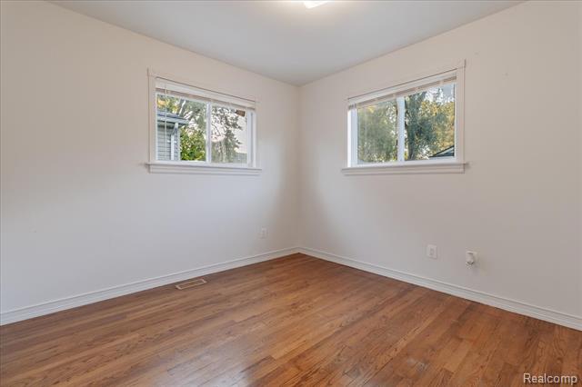 Builiding view nine for 37 E Brooklyn, Pontiac, MI. 48340