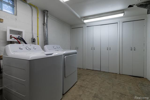 Builiding view nineteen for 37 E Brooklyn, Pontiac, MI. 48340