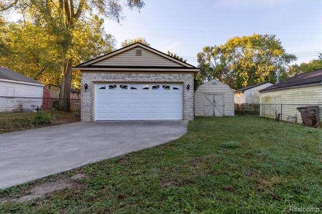 Builiding view one for 37 E Brooklyn, Pontiac, MI. 48340