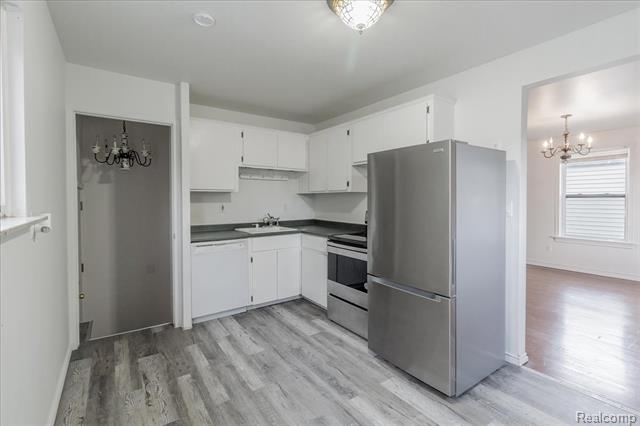 Builiding view three for 37 E Brooklyn, Pontiac, MI. 48340