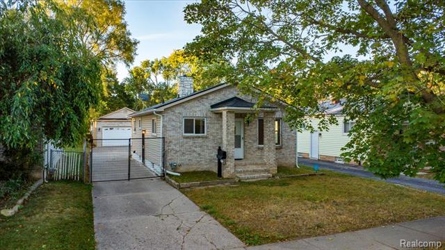 Builiding view twenty eight for 37 E Brooklyn, Pontiac, MI. 48340