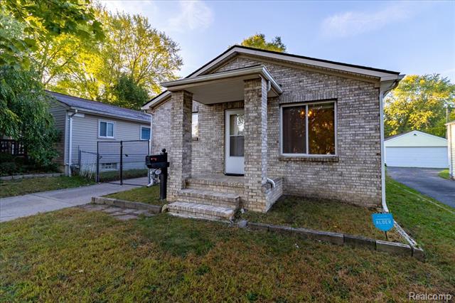 Builiding view twenty five for 37 E Brooklyn, Pontiac, MI. 48340