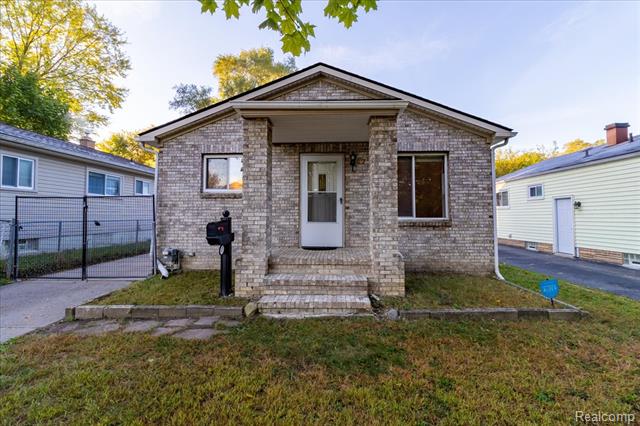 Builiding view twenty four for 37 E Brooklyn, Pontiac, MI. 48340