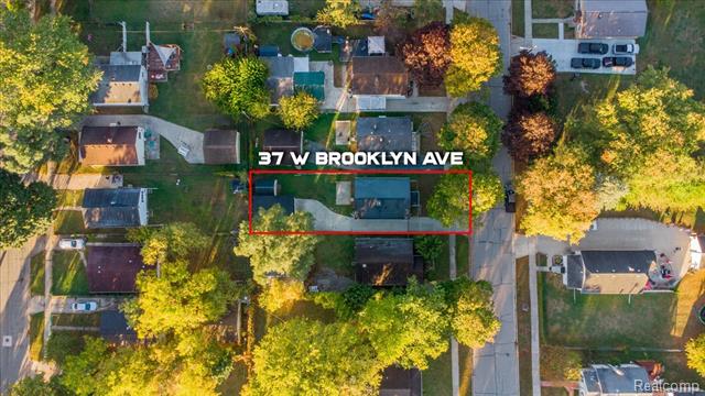 Builiding view twenty nine for 37 E Brooklyn, Pontiac, MI. 48340