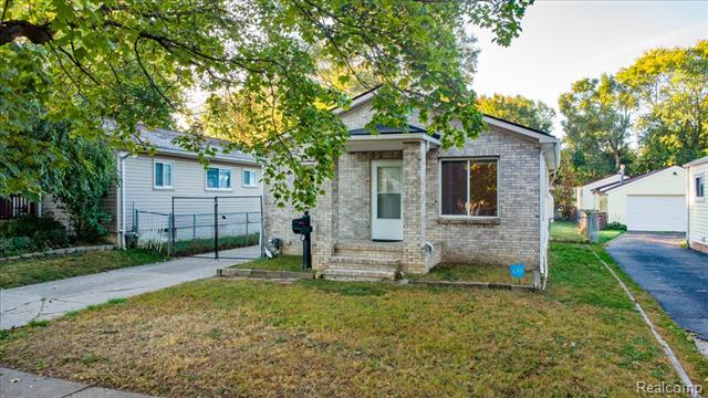 Builiding view twenty seven for 37 E Brooklyn, Pontiac, MI. 48340