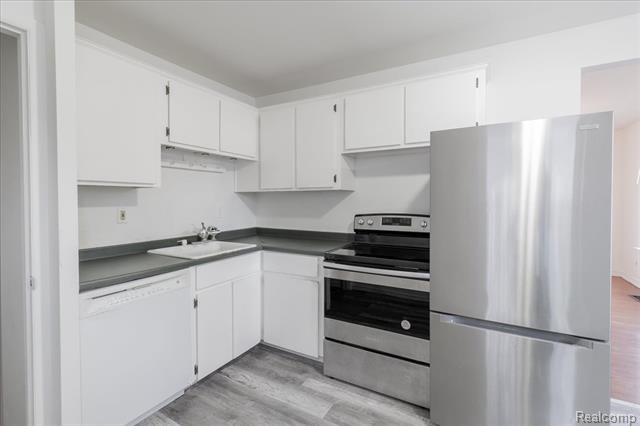 Builiding view two for 37 E Brooklyn, Pontiac, MI. 48340