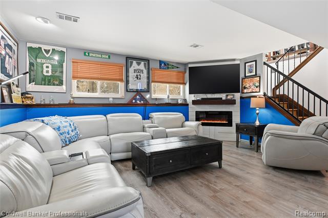 Builiding view eighteen for 4904 Lake Grove, White Lake, MI. 48383