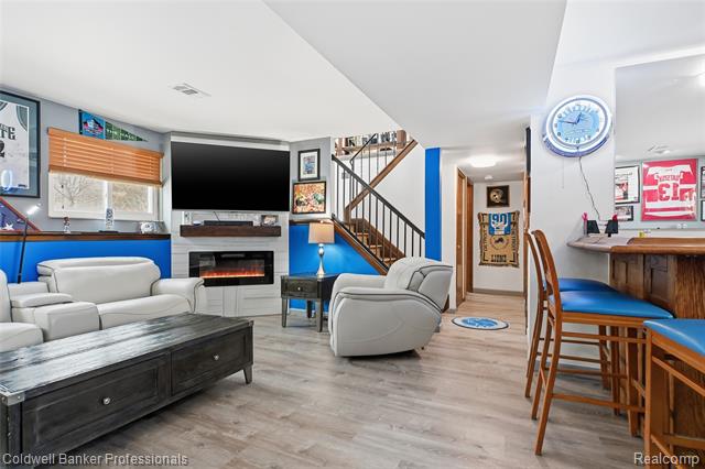 Builiding view nineteen for 4904 Lake Grove, White Lake, MI. 48383