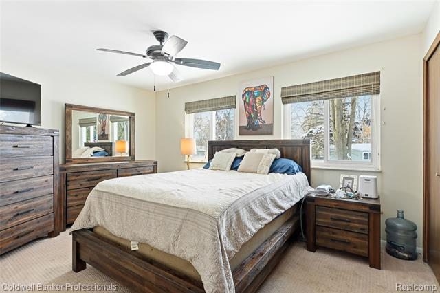 Builiding view thirteen for 4904 Lake Grove, White Lake, MI. 48383