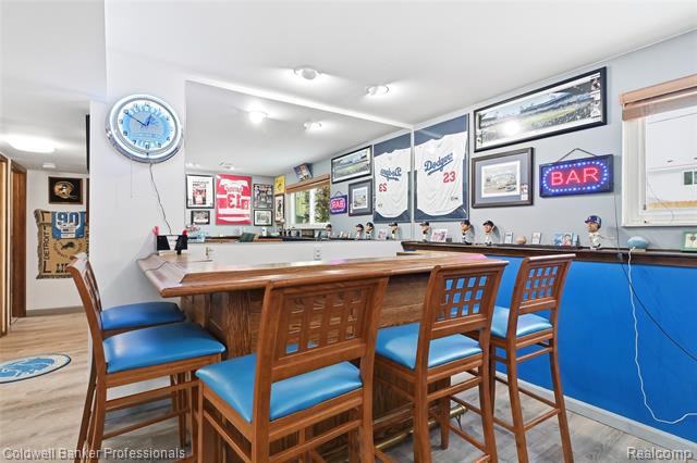 Builiding view twenty one for 4904 Lake Grove, White Lake, MI. 48383