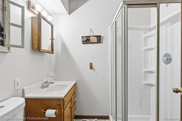 Builiding view twenty six for 4904 Lake Grove, White Lake, MI. 48383