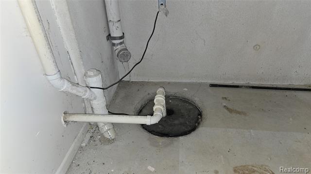 Builiding view nineteen for 1554 Meadow Ridge, Pontiac, MI. 48340