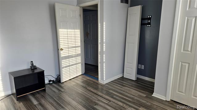 Builiding view thirteen for 1554 Meadow Ridge, Pontiac, MI. 48340