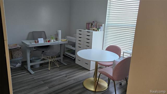 Builiding view twelve for 1554 Meadow Ridge, Pontiac, MI. 48340