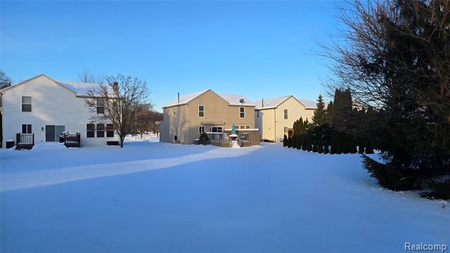 Builiding view twenty two for 1554 Meadow Ridge, Pontiac, MI. 48340