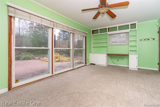 Builiding view eighteen for 2510 Sunhill, Waterford, MI. 48329