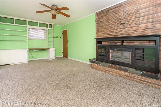 Builiding view seventeen for 2510 Sunhill, Waterford, MI. 48329