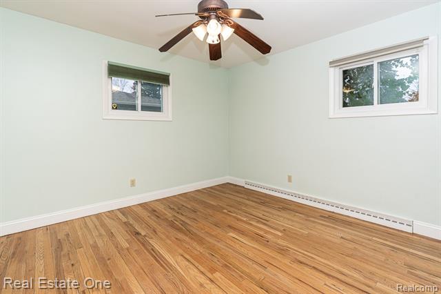 Builiding view thirteen for 2510 Sunhill, Waterford, MI. 48329