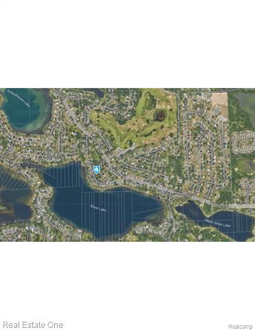 Builiding view thirty seven for 2510 Sunhill, Waterford, MI. 48329