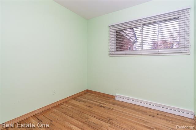 Builiding view twelve for 2510 Sunhill, Waterford, MI. 48329