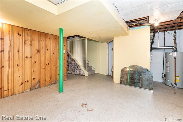 Builiding view twenty five for 2510 Sunhill, Waterford, MI. 48329