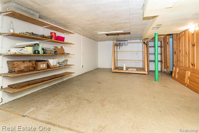 Builiding view twenty one for 2510 Sunhill, Waterford, MI. 48329