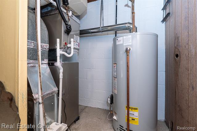 Builiding view twenty two for 2510 Sunhill, Waterford, MI. 48329