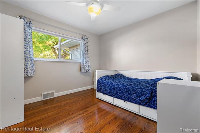 Builiding view eight for 2831 Silverstone, Waterford, MI. 48329