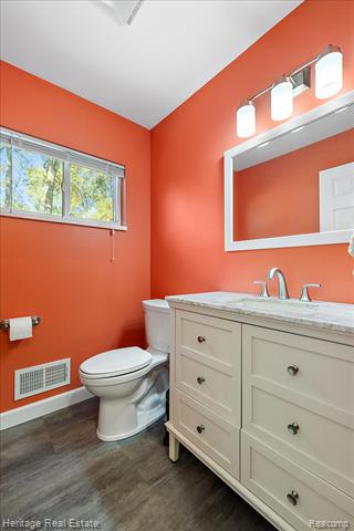 Builiding view seven for 2831 Silverstone, Waterford, MI. 48329